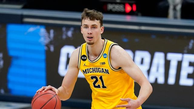 而在这一背 而在这一背