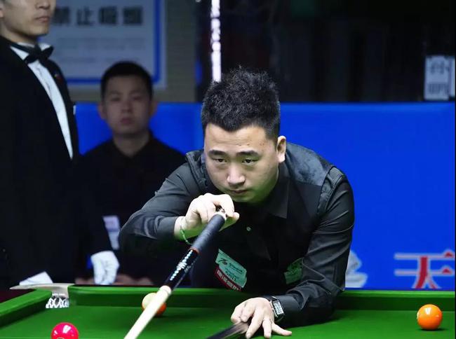 1-0！英超惨烈焦点战：3大核心伤退 任意球世界波 10.5亿豪门登顶